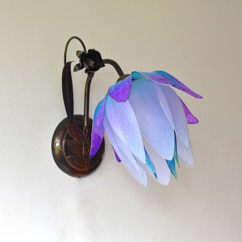 wall lamp white and violet in resin, fairy room ambiance light, flower lamp image 7