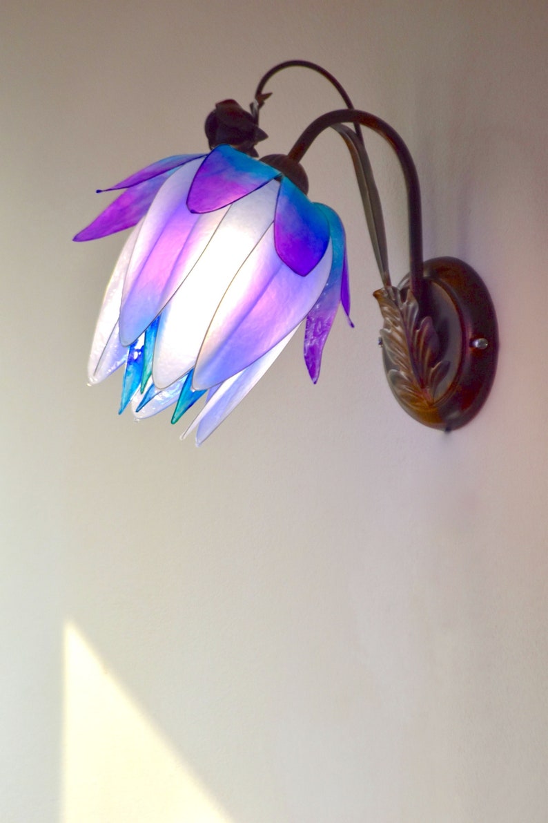 wall lamp white and violet in resin, fairy room ambiance light, flower lamp image 1