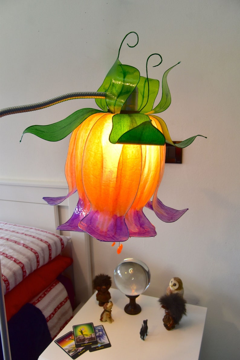 Flexible stem lamp for reading, flower-shaped fairy lamp for magic room, orange yellow purple resin lampshade light image 4