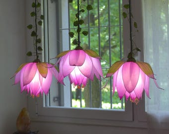 3-light pendant lamp in pink flower-shaped resin for a romantic atmosphere