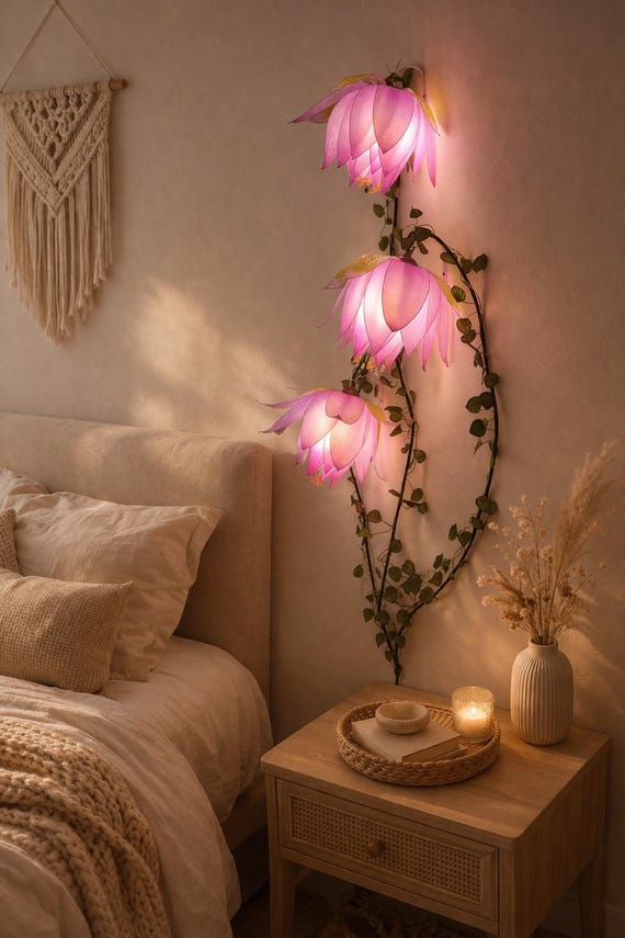 花束のデザイン ピンクのガラスシェード ウォールライト 照明/K313 3-light Wall Lamp With Climbing Pink Buds for Fairytale Floral