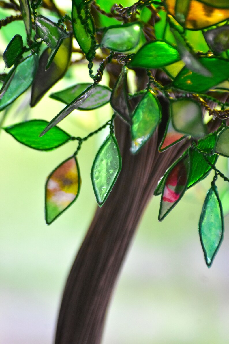 Lampada a forma di albero verde mosso dal vento, bonsai luminoso in resina fatto a mano, illuminazione e riproduzione di natura in casa immagine 5