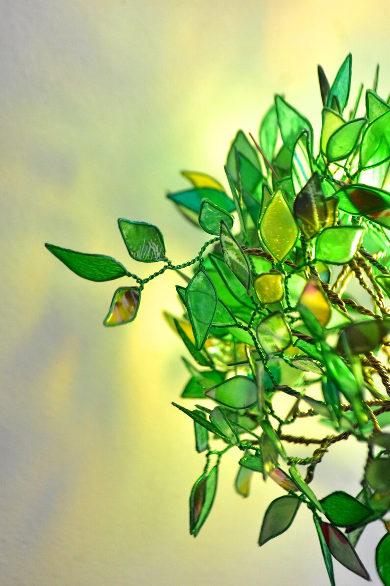 Lampada a forma di albero verde mosso dal vento, bonsai luminoso in resina fatto a mano, illuminazione e riproduzione di natura in casa immagine 10