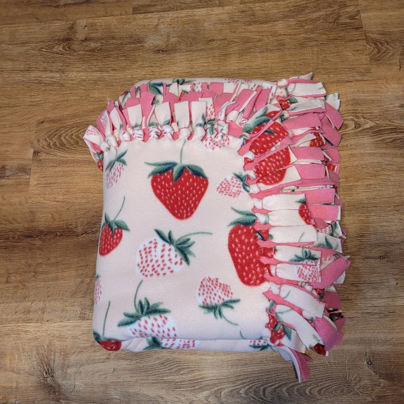 Strawberries Fleece Blanket, Hand Tied Blanket, No Sew Blanket, Blanket