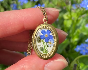 Little locket with real Forget Me Not flowers, Tiny photo locket, Dried flowers locket, Little girl gift, Mothers gift, with photo printing