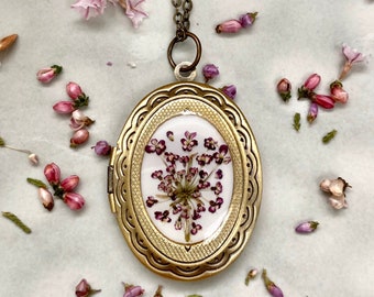 Real flower locket, Vintage bronze locket, Photo box necklace, Oval locket with genuine flowers, Mother's Day gift, gift for mother, for her