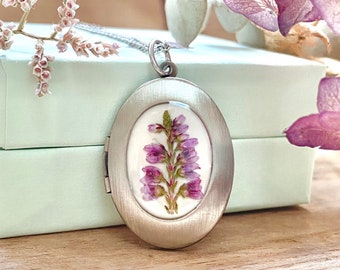 Locket with real flowers, Heather locket for photo, Photo locket with real heather, Purple flowers locket, Remembrance gift, sister necklace
