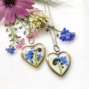 Heart photo locket with real forget me not, Blue flowers necklace, Gift for mom, Photo box, Personalized photo locket, Brass locket afbeelding 3