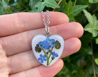 Romantic gift for her, Real Forget Me Not necklace, Heart necklace with real flowers, Blue flower necklace, myosotis necklace, Valentine day