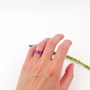 Resin ring with leaf, Leaf vein ring, Silver flakes band, Botanical ring, Transparent ring, Gift for girlfriend, Christmas gift for her image 3