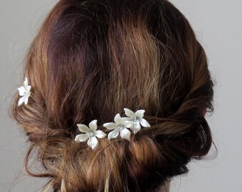 Flower Hair Pin set of Four (4), wedding bridesmaid hair accessory, boho flower wedding hair pin, bridesmaid gifts, white flower pins
