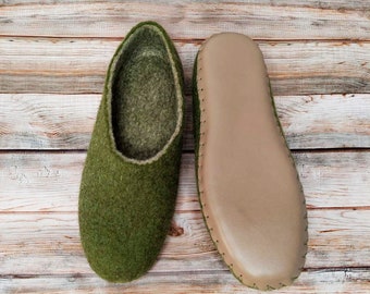 Men Wool Slippers Khaki Felted Slippers Warm Winter House Slippers Green Eco Natural Slippers Olive Organic Home Shoes