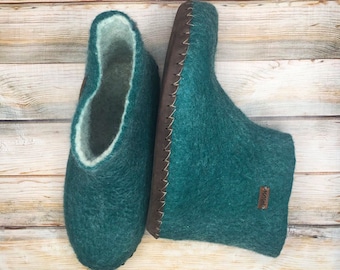 Green Christmas Slippers Men Wool Slippers Felted Winter Slippers Eco Home Shoes Warm Organic Slippers With Sole