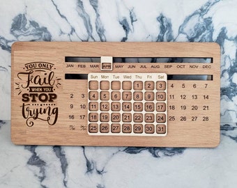 Perpetual wooden desk calendar - Inspirational quotes