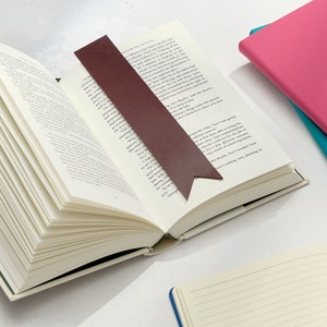 Personalisiertes flaches Leder Lesezeichen | Individuelles Leder Lesezeichen mit Foliendruck, Muttertagsgeschenk, Geburtstag