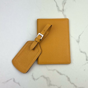 Gepersonaliseerde leren paspoorthoes en bagagelabelset | Reiscadeau, huwelijkscadeau, huwelijksreis, initialen monogram