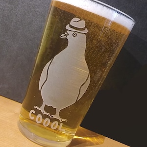 PIGEON PINT GLASS. Sandblasted Pigeon With Fedora Hat. Pigeon Gift. Pigeon Lover's Gift. Bird Lovers Gift. Pigeon Glass