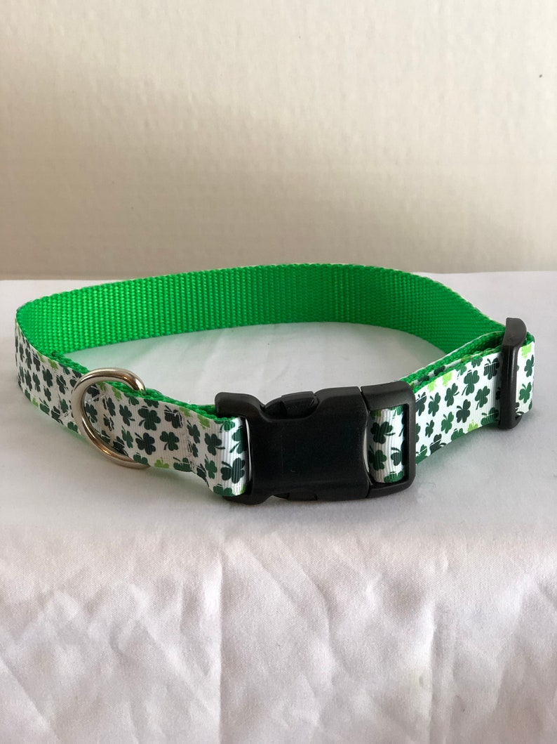 The Clancy Multi Colored Shamrocks St Patrick/'s Day Themed White and Green Adjustable Dog Collar