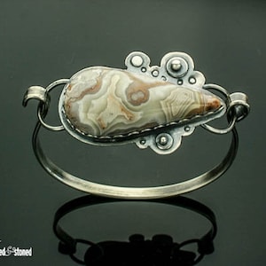 •CRAZY LACE AGATE - TEARDROP• simple bezel silver ring (size 8)