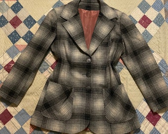 Vintage 1960 Small Shadow Plaid Prestige of Boston Wool Grey White Winter Blazer / 60s Dark Academia Tartan Plaid Jacket / MCM Sport Coat