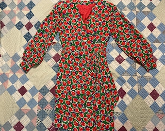 1980s Bill Blass Floral Silk Wrap Coat Dress / 80s Designer Knee Length Colorful Floral Dress / Strawberry Dress / 80s / Size 6