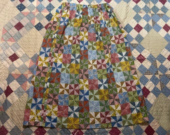 Vintage 1970's Large Patchwork Quilt Maxi Skirt / 70s Holly Hobbie Whirligig Print Skirt Colorful Feedsack Calico Cottagecore / XL