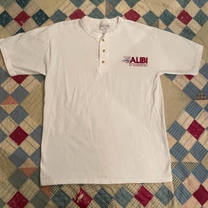 Vintage y2k Georgie&#39;s Alibi Fort Lauderdale Gay Bar Souvenir Tshirt / 1990s Baseball Style Shirt / Wilton Manors Souvenir / Medium