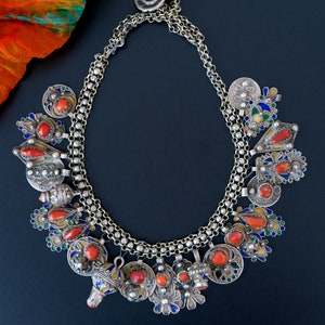OLD KABYLE NECKLACE - Collectible Berber Necklace with Mutliple Silver Pendants - Handcrafted Tribal Jewelry from Northern Algeria in Africa