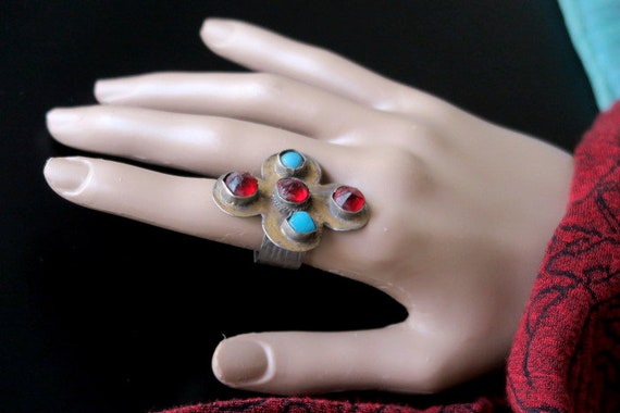 VINTAGE TURKMEN RING with Large Gilded Top - Hand… - image 9