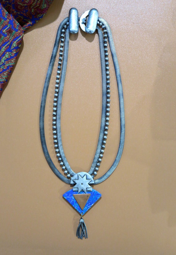 UNUSUAL VINTAGE NECKLACE with Large Blue Pendant … - image 3