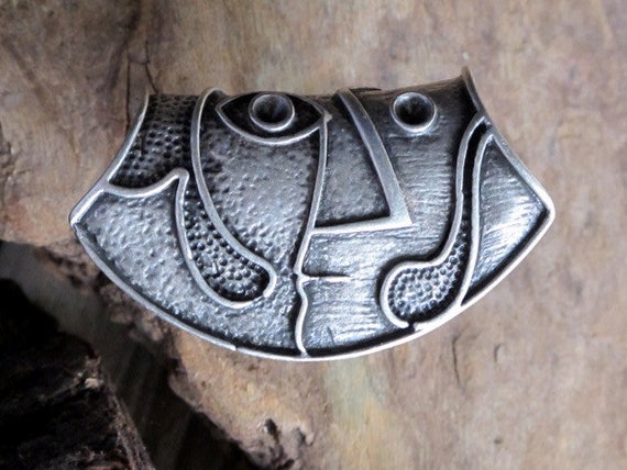 LARGE FACE RING - Silver-Plated Ring with Sylized… - image 2