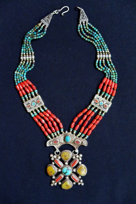 ethnic jewelry sterling silver Tibetan resin amber Himalayan amulet