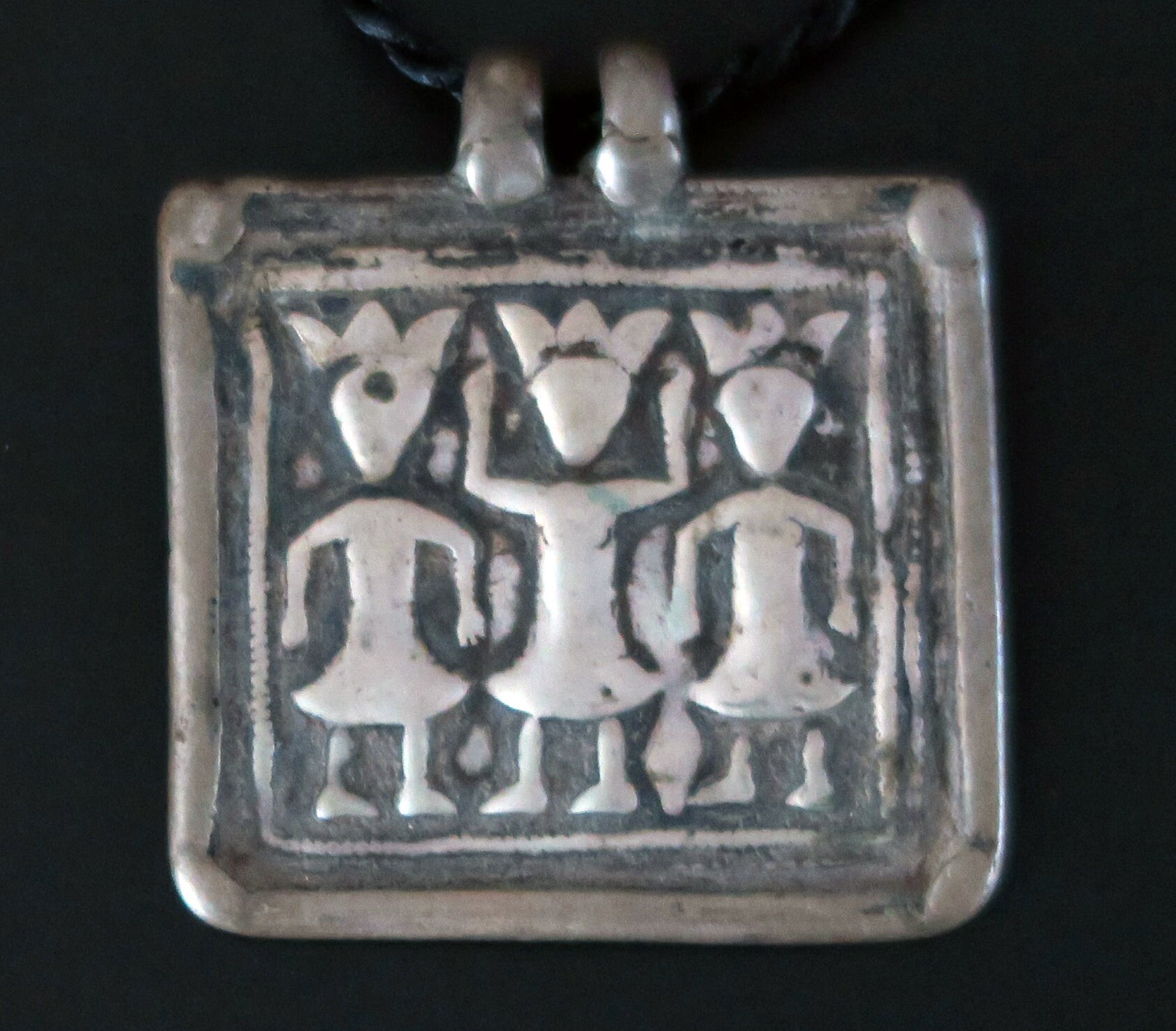 Tribal Silver Amulet Hoi Mata - Ca 1910 Tribal Silver Amulet Hoi Mata - Ca 1910