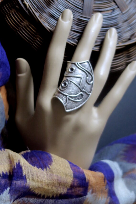 LARGE FACE RING - Silver-Plated Ring with Sylized… - image 3