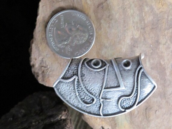 LARGE FACE RING - Silver-Plated Ring with Sylized… - image 4