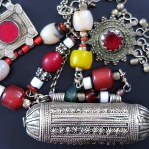 OLD YEMENI NECKLACE - With Large Hirz and Bedouin Amulet Pendants - Handcrafted Tribal Jewelry Necklace from Yemen