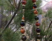 Vintage 19 inch Green, amber and caramel agate beaded necklace.