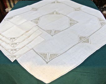 Vintage Natural Linen Tablecloth with Ecru Drawn Thread Work and Embroidery & 4 Matching Napkins/ Luncheon Cloth/Bridge Cloth/Table Topper