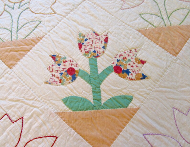 Tulip Appliqué Quilt in Bright Prints with Peach Borders Etsy