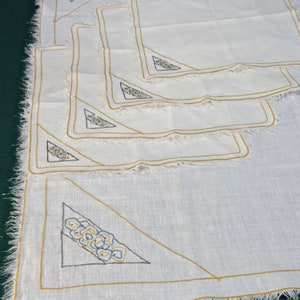 Vintage Linen Tablecloth with Art Deco Motif and Gold Trim, with Four Matching Napkins/ Off-White Luncheon Cloth/ Table Topper