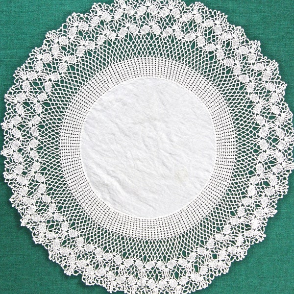 Vintage Ivory Linen Doily with Elaborate Crochet Lace Edging/ Round Table Topper