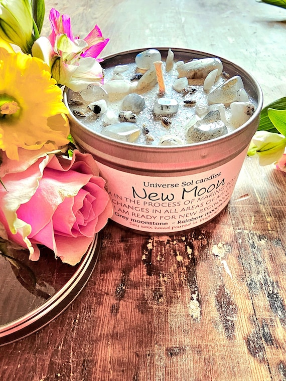 NEW MOON - manifestation candle.Aromatherapy crystal candle with Grey, Rainbow moonstones & floral scent | Spiritual Gift,  New Beginning