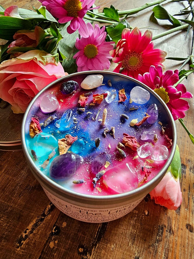 Unique candle, handmade in Yorkshire with vegan soy wax, pure fragrance oils and carefully chosen crystals, paired with affirming words to create a powerful manifestation candle.