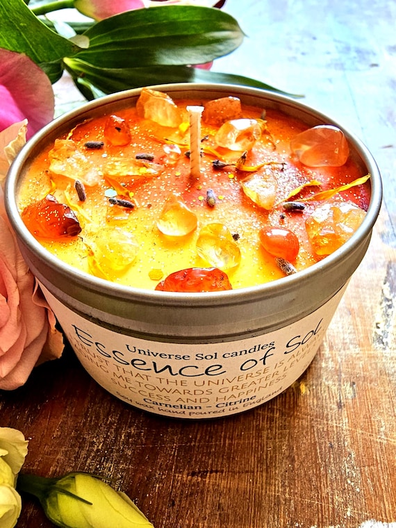 ESSENCE OF SOL - manifestation candle. Aromatherapy crystal candle with Citrine, Carnelian crystal & floral, fruity scent | Spiritual Gift