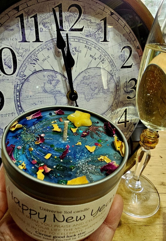 New Year Manifestation Candle – Citrine Crystal, Floral Woody Scent