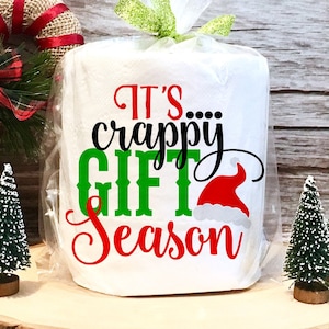 È la stagione dei regali schifosa SVG, DXF, EPS, file png per macchine da taglio Cameo o Cricut - Natale Svg, Carta igienica Svg, Regalo gag di Natale