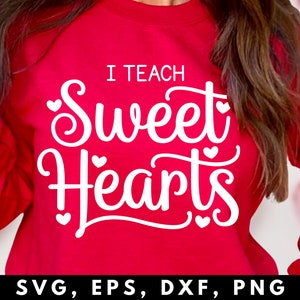 J'enseigne aux amoureux fichier SVG pour Cricut, professeur Saint-Valentin SVG, Saint-Valentin chemise Svg pour les professeurs