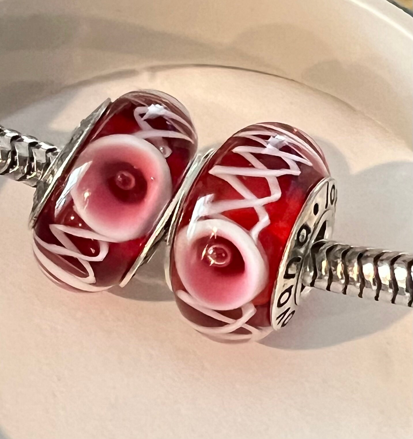 Pandora pink and white on sale heart murano glass charm