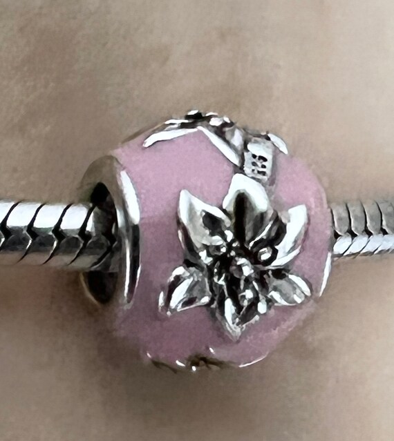 Lily charm best sale pandora
