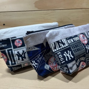  MLB New York Yankees Tan Leather Top Zip Travel Bag : Sports  Fan Luggage : Sports & Outdoors